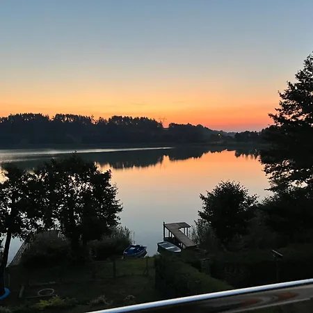 Prázdninový dům Wakacyjny Hartowiec - Dom Nad Brzegiem Jeziora Grodziczno
